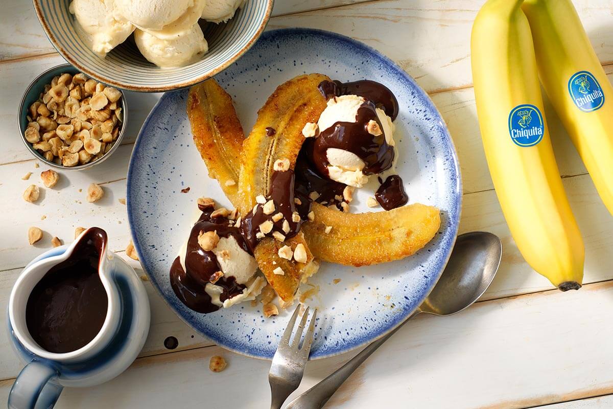 Chiquita banana split with dark chocolate and hazelnut