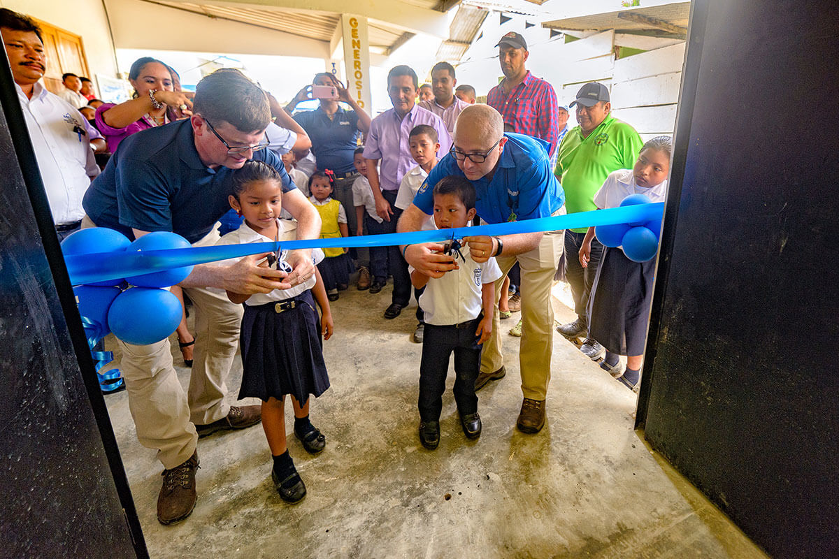 Chiquita donates lunchroom for 330 students from the Barranco Medio school in Bocas del Toro