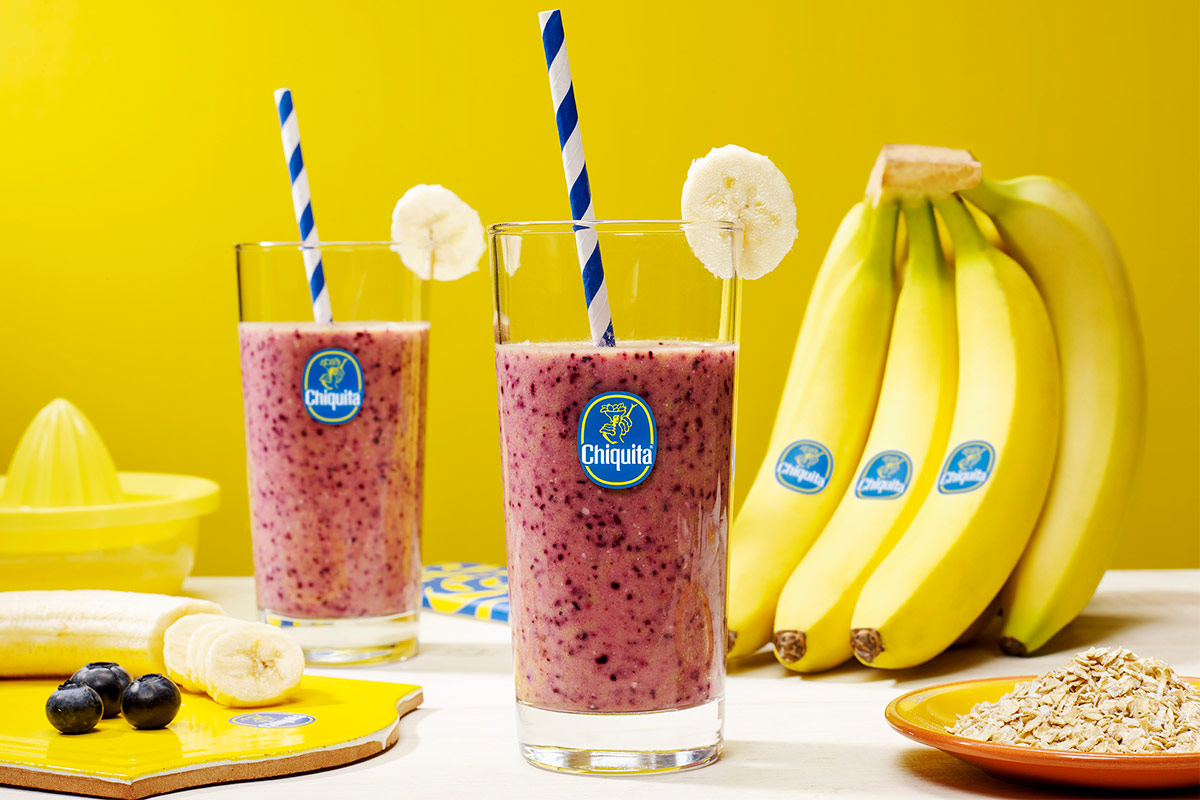 Healthy breakfast banana smoothie with oats by Chiquita